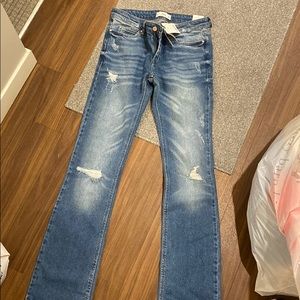 Light wash bootcut jeans size 6